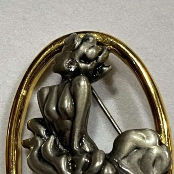 Vintage  Marilyn Monroe gold tone pewter brooch pin signed - Picture 2 of 4